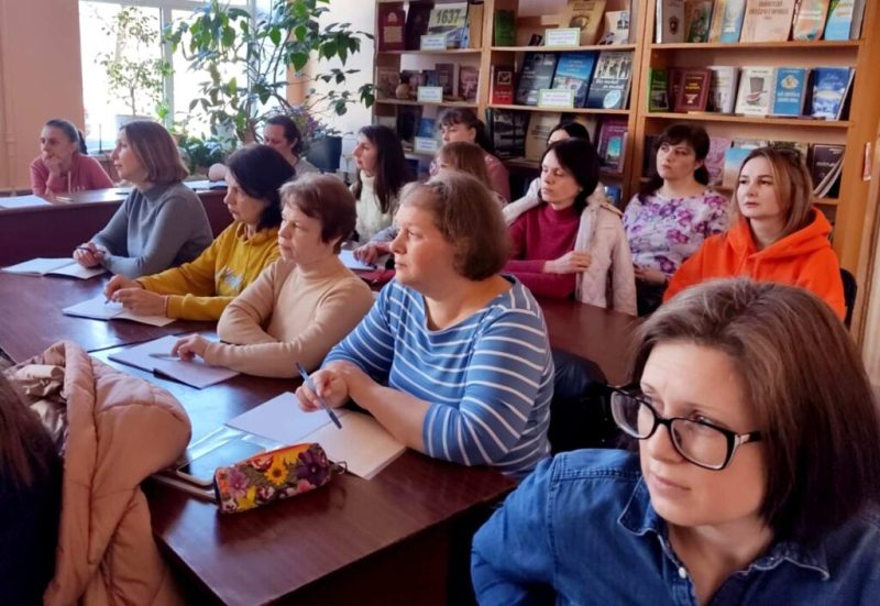 У конотопській бібліотеці відбулося перше заняття нового курсу з вивчення іноземної мови