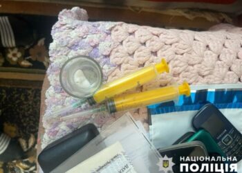 У Конотопському районі поліція викрила наркозбувача: чоловік продавав метадон