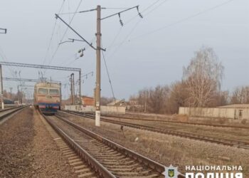 У Конотопському районі потяг «Шостка-Київ» на смерть збив пішохода