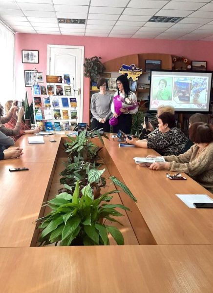 У Ромнах відбулася презентація ліричної збірки поезій Каті Ілліної &laquo;Час для вечірньої кави&raquo;