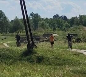 У Шостці діти продовжують гратись у небезпечних місцях