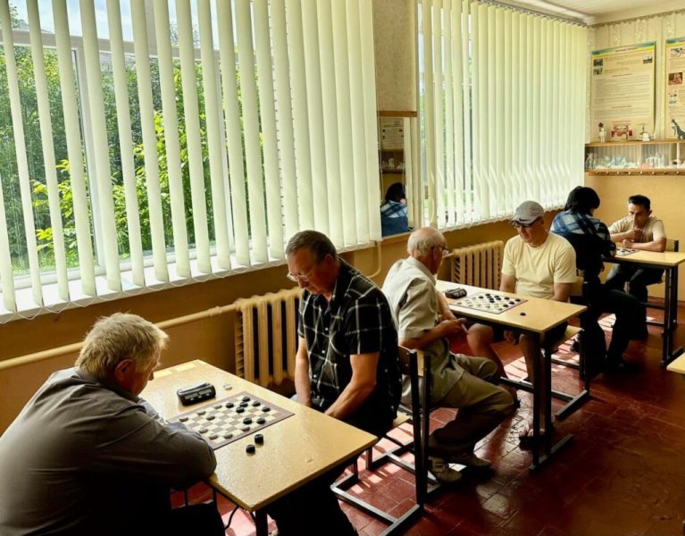 У Шостці пройшов турнір з шашок-серед ветеранів (+фото)