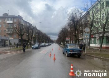У Шостці унаслідок ДТП постраждала жінка, що йшла по пішохідному переходу