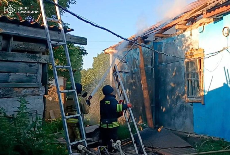 У Шосткинському районі армійці рф за добу пошкодили чотири житлові будинки, знищили поліцейську автівку та поранили мирного жителя