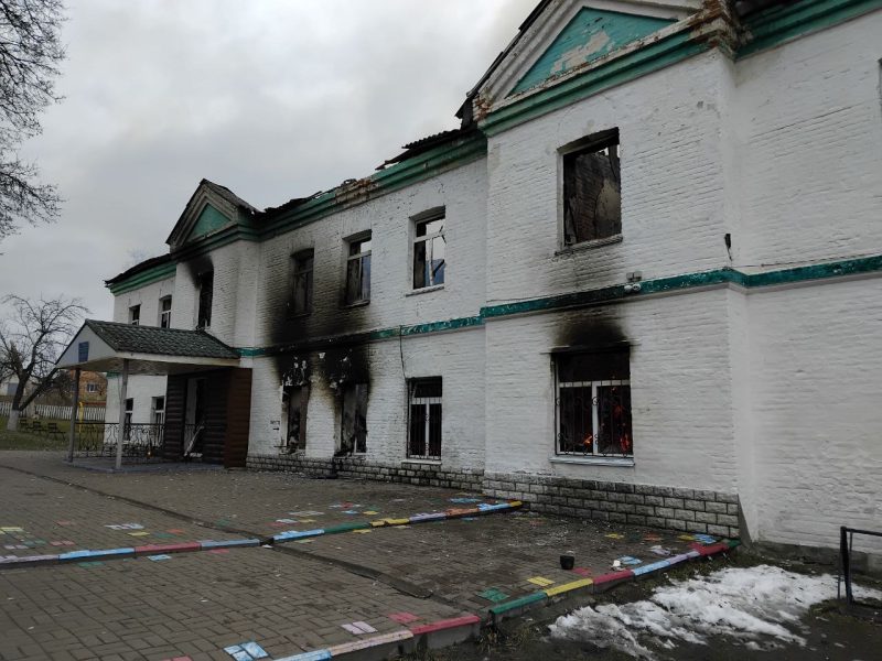 У Шосткинському районі ворог атакував дронами школу