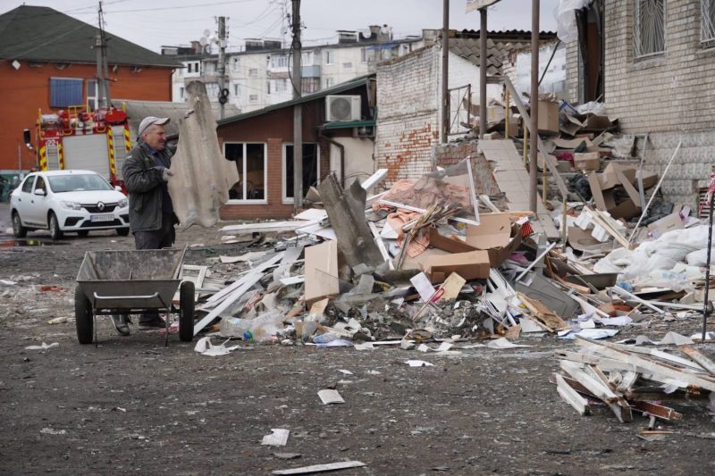 В Охтирці ліквідовують наслідки атаки «шахедами» інфраструктури