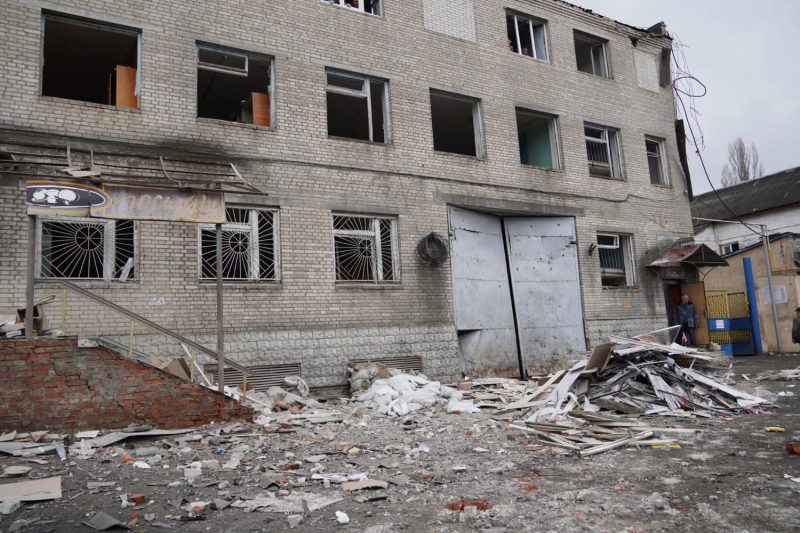 В Охтирці ліквідовують наслідки атаки «шахедами» інфраструктури