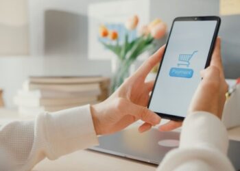 Віртуальні дебетові, кредитні та валютні картки: як обрати найкращу для своїх потреб