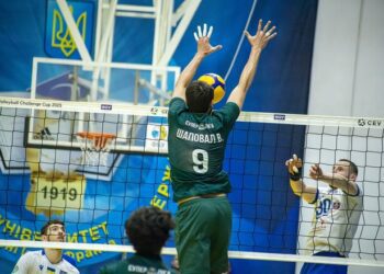 Волейбольна Суперліга. Фаворити півфіналів повели по 2:0