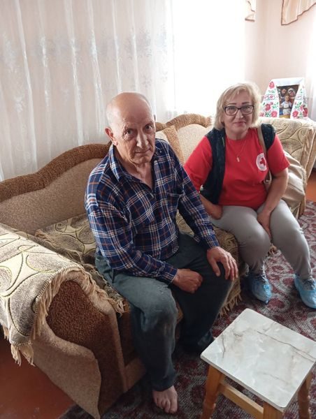 Волонтери Червоного Хреста відвідали своїх підопічних у Шосткинській громаді