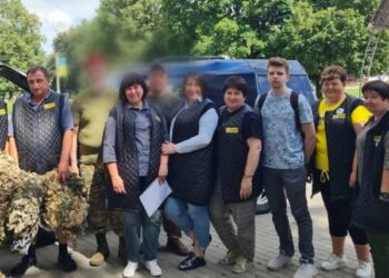 Волонтерський центр «Шостка-Добро» передав чергову автівку нашим захисникам (фотофакт)