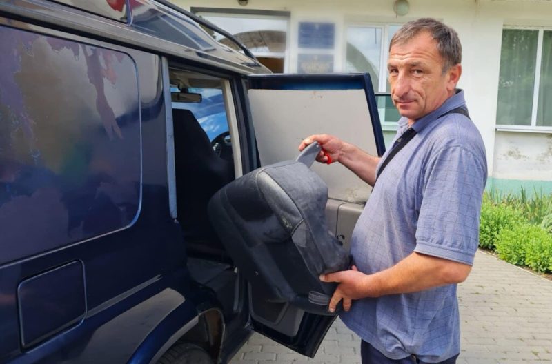 Волонтерський центр «Шостка-Добро» передав чергову автівку нашим захисникам (фотофакт)