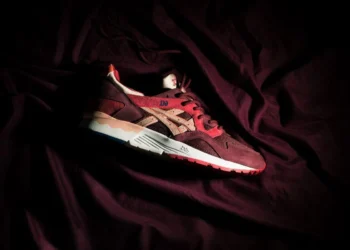 кросівки asics