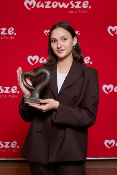 Євпаторія – Варшава: дівчина з українського Криму створила міжнародний рух і допомагає співвітчизникам (ФОТО)