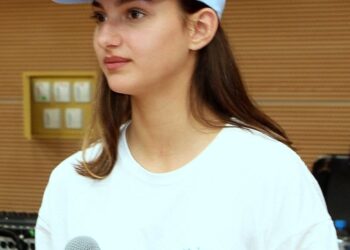 Євпаторія – Варшава: дівчина з українського Криму створила міжнародний рух і допомагає співвітчизникам (ФОТО)