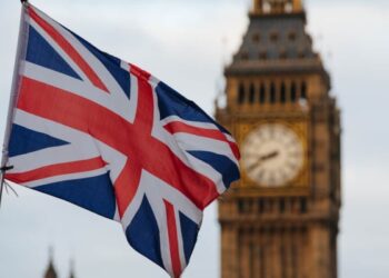 ЗМІ: Британія заявила, що може відправити 10 тисяч військових в Україну