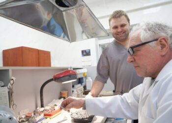 ЗУБОТЕХНІЧНА ЛАБОРАТОРІЯ – ОДИН ІЗ НАЙВАЖЛИВІШИХ ПІДРОЗДІЛІВ ОХТИРСЬКОЇ СТОМАТПОЛІКЛІНІКИ