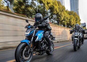 В Україні дозволили мототехніці їздити смугами для громадського транспорту