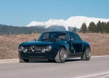 Знаменитий італійський спорткар 60-х повернули у виробництво (ФОТО)