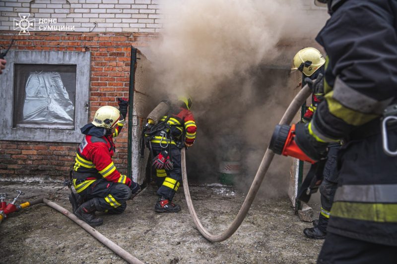 У Сумах рятувальники вчасно ліквідували пожежу в житловому секторі
