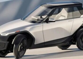 У Нідерландах створили незвичний гібрид електрокара і мотоцикла (ФОТО)