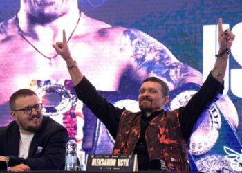 Усик анонсував початок підготовки до реваншу з Дюбуа