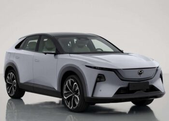 Новий гібридний кросовер Mazda EZ-60 показали на перших офіційних фото