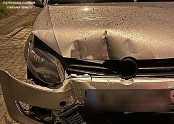 Сп’янілий водій не впорався з керуванням та вʼїхав у електроопору у Сумах