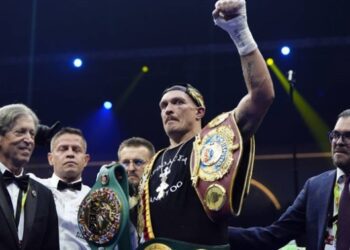 В Усика хочуть відстрочити бій з Паркером через битву за всі титули – WBO