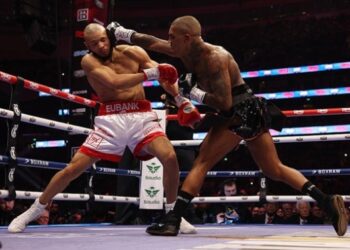 Бенн не відкидає повторного бою з Юбенком-молодшим