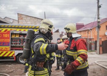 У Сумах рятувальники вчасно ліквідували пожежу в житловому секторі