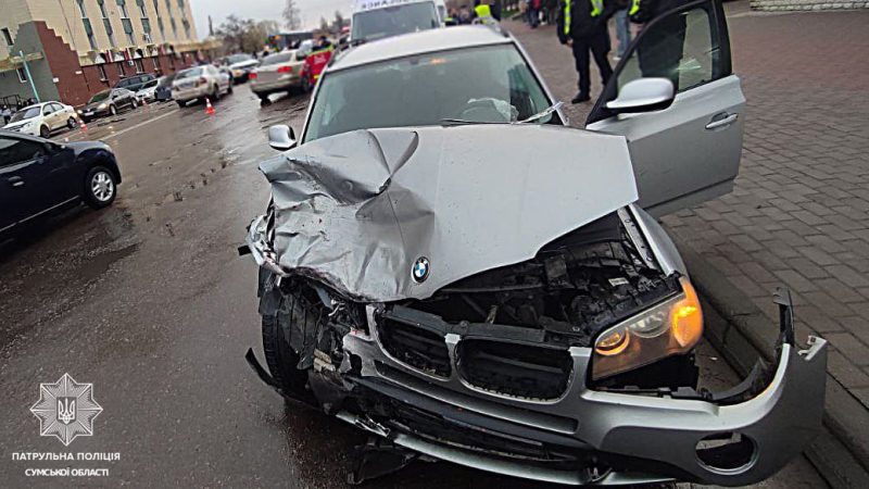 Троє травмованих та п’ять авто: наслідки ДТП у Сумах