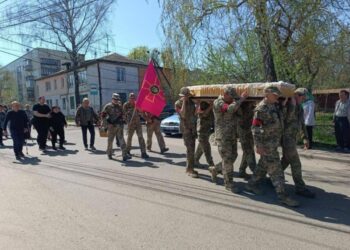 Сьогодні Сумська громада попрощалась із Михайлом Гусєвим та Павлом Калачніковим