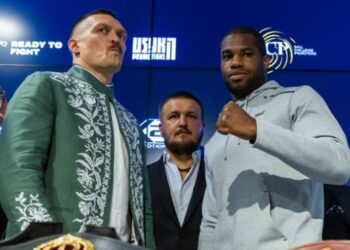Нова дата реваншу Усик – Дюбуа: менеджер українця відповів на “сенсацію”