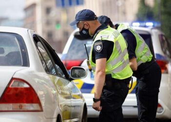 Що не дозволено поліції під час зупинки авто: головні порушення, про які слід знати кожному водію