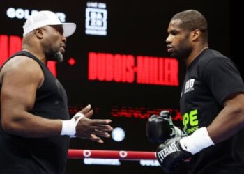 Тренер не бачить провини Дюбуа у зриві бою з Паркером