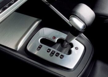 Фахівці назвали топ-5 помилок водіїв авто, які призводять до поломки АКПП