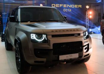 В Україну привезли новий Land Rover Defender за 9 млн гривень (ФОТО)