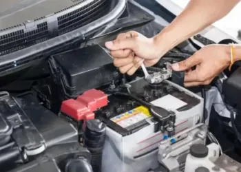 В автосалоні розповіли, чому рідні акумулятори служать довше за куплені в магазині