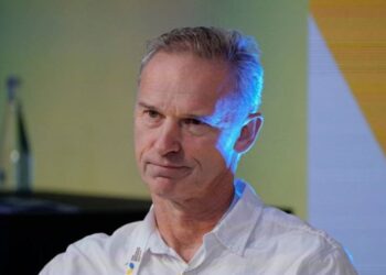 Легендарний хокеїст розкритикував НХЛ за толерантність до росіян