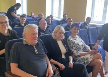 Голова Шосткинської районної ради привітала дільничних поліцейських офіцерів району з професійним святом.