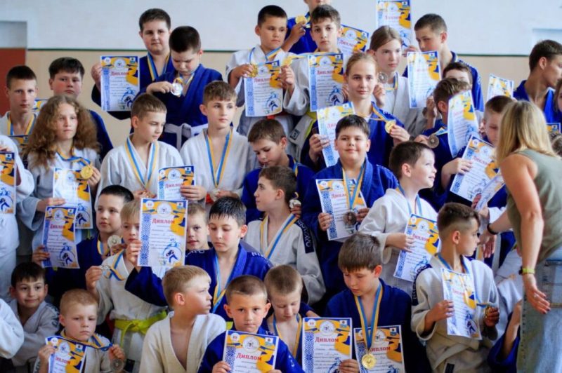 Яскравим підсумковим турніром завершили тренувальний рік вихованці Шосткинської федерації дзюдо (+фото)