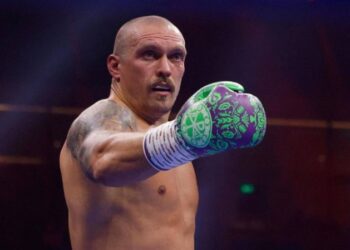 Команда Усика офіційно попросила WBO відстрочити бій із Паркером заради уніфікації з Дюбуа
