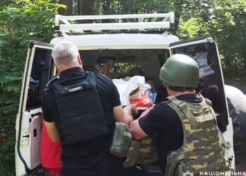 На прикордонні Новгород-Сіверського району внаслідок ворожої атаки постраждав цивільний чоловік