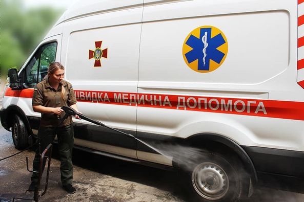 Не жіноча справа? Історія тендітної  військовослужбовиці за кермом тяжкої автотехніки