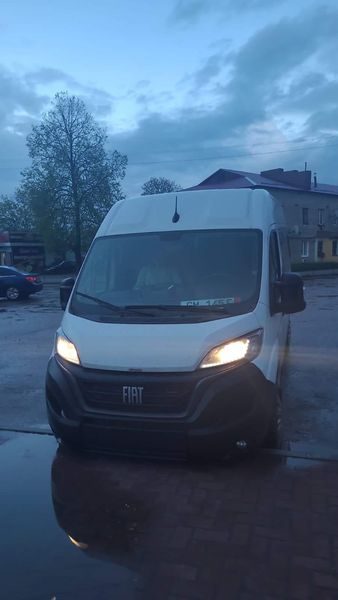 Одна з громад на Шосткинщині отримала два мікроавтобуси та інструменти для відновлення