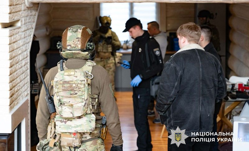 Ошукали іноземців на мільйони: Нацполіція викрила міжнародну шахрайську мережу псевдоінвесторів