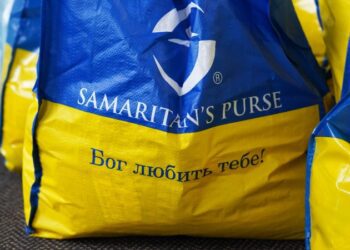 ПЕРЕСЕЛЕНЦІ ОТРИМАЛИ ПРОДУКТОВІ НАБОРИ ВІД МІЖНАРОДНИХ БЛАГОДІЙНИКІВ