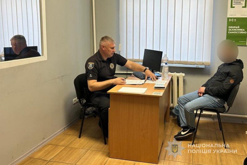 Поліція спільно з СБУ врятували заручницю в Охтирці: зловмисник погрожував підірвати гранату