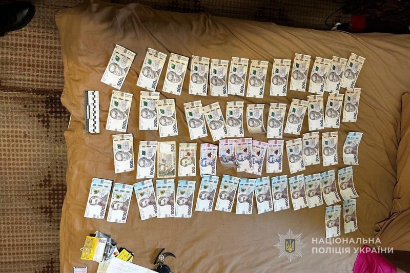 Поліція спільно з СБУ врятували заручницю в Охтирці: зловмисник погрожував підірвати гранату